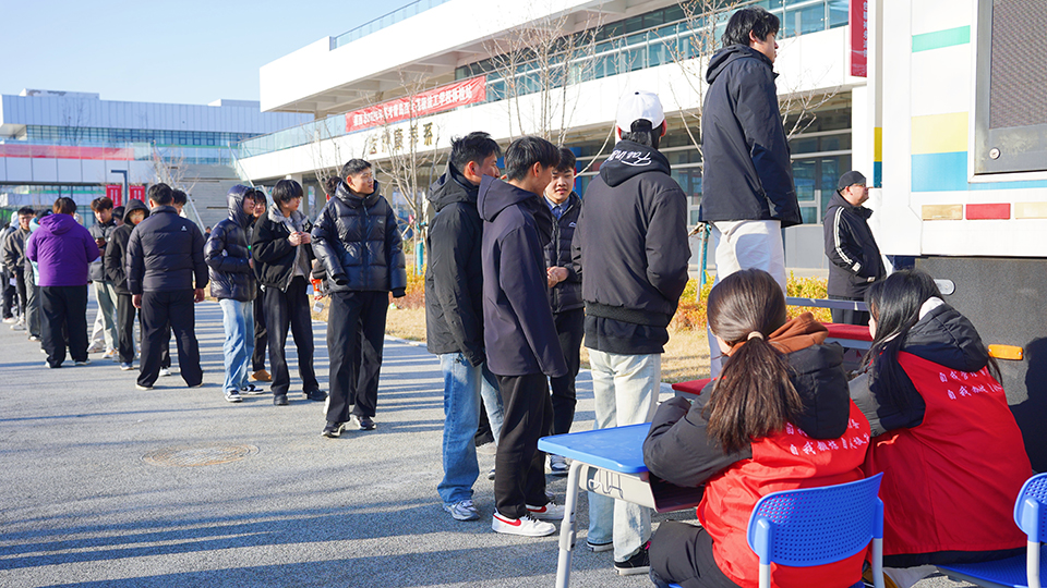 我校2026年春季高考体检工作顺利开展