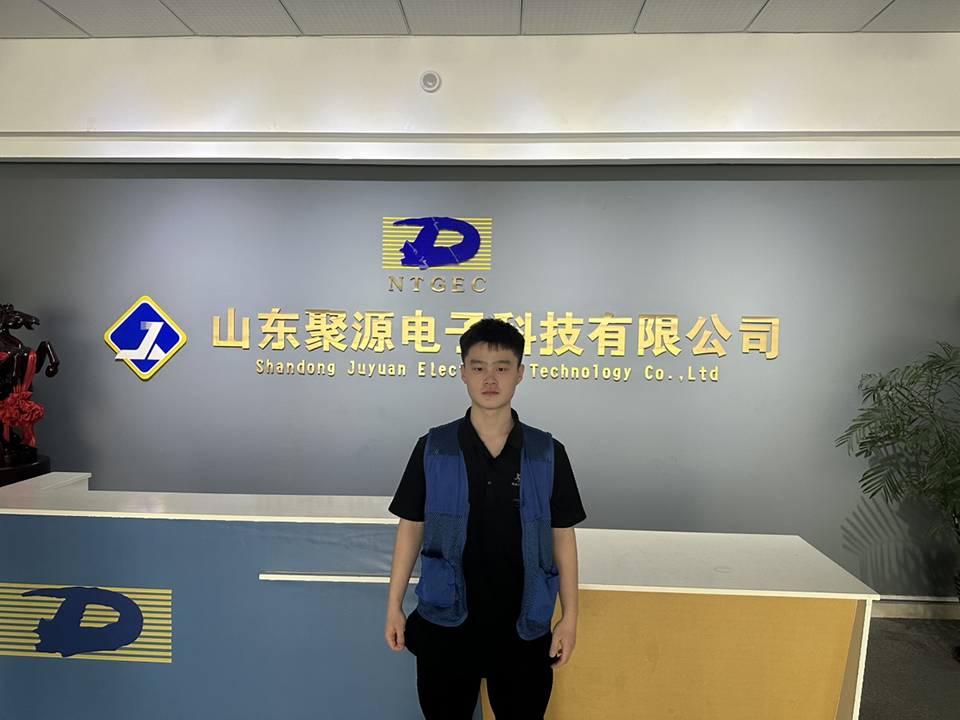 【青春·榜样】张佳政：以技为翼 逐光而行